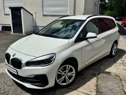 Weiß Gebraucht 2020 BMW 218 Gran Tourer Sport Line Van / Kleinbus | 13.990 € (Guter Preis)