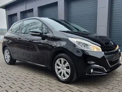 Schwarz Gebraucht 2017 Peugeot 208 Active Kleinwagen | 8.990 € (Etwas zu teuer)
