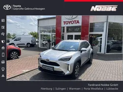 Shimmering silver metallic Gebraucht 2023 Toyota Yaris Cross Team SUV | 25.990 € (Fairer Preis)
