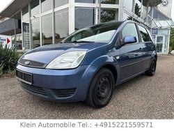 Blau Gebraucht 2005 Ford Fiesta Ambiente Kleinwagen | 2.999 € (Fairer Preis)