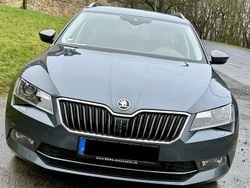 Blau Gebraucht 2017 Skoda Superb Style Kombi | 12.499 € (Guter Preis)