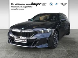 M carbonschwarz Gebraucht 2024 BMW 540 M Sport Kombi | 66.330 € (Fairer Preis)