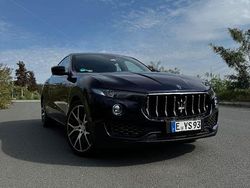 Blau Gebraucht 2017 Maserati Levante SUV | 21.999 € (Fairer Preis)