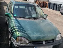 Grün Gebraucht 1996 Opel Corsa Kleinwagen | 400 € (Superpreis)