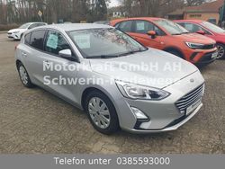 Silber Gebraucht 2019 Ford Focus Cool & Connect Limousine | 14.890 € (Etwas zu teuer)