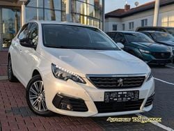 Weiß Gebraucht 2020 Peugeot 308 Allure Limousine | 14.790 € (Fairer Preis)