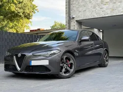 Grau Gebraucht 2016 Alfa Romeo Giulia Limousine | 14.500 €