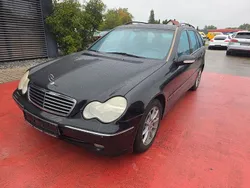 Obsidianschwarz metalliclack Gebraucht 2003 Mercedes C240 Avantgarde Kombi | 4.500 € (Teuer)