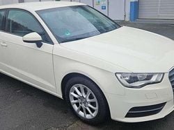 Weiß Gebraucht 2013 Audi A3 Ambition Limousine | 8.850 € (Fairer Preis)