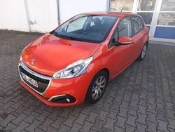 Orange Gebraucht 2016 Peugeot 208 Active Kleinwagen | 5.590 € (Fairer Preis)