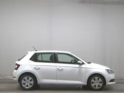 Weiss Gebraucht 2021 Skoda Fabia Ambition Limousine | 11.980 € (Guter Preis)