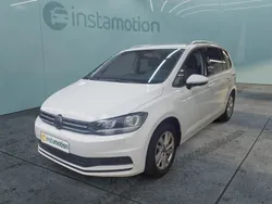 Weiß Gebraucht 2024 VW Touran Comfortline Van / Kleinbus | 34.156 € (Fairer Preis)