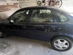 Blau Gebraucht 1998 Opel Vectra Limousine | 1.500 €