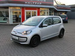 Silber Gebraucht 2016 VW up! move up! Kleinwagen | 8.490 € (Etwas zu teuer)