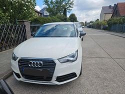 Weiß Gebraucht 2011 Audi A1 Ambition Kleinwagen | 7.999 € (Guter Preis)