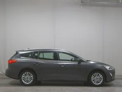Grau Gebraucht 2018 Ford Focus Titanium Limousine | 9.780 € (Superpreis)