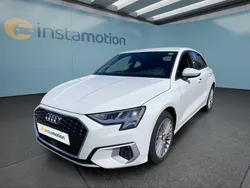 Weiß Gebraucht 2022 Audi A3 Sportback Kleinwagen | 28.599 € (Fairer Preis)