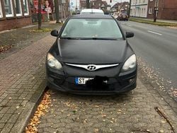 Schwarz Gebraucht 2011 Hyundai i30 Classic Limousine | 2.200 € (Fairer Preis)