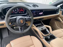 Schwarz Gebraucht 2024 Porsche Cayenne S Chrono SUV | 139.790 €