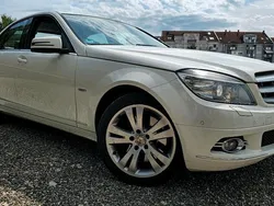 Weiß Gebraucht 2009 Mercedes C350 Limousine | 5.500 € (Fairer Preis)