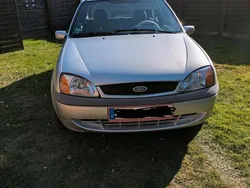 Silber Gebraucht 2001 Ford Fiesta Kleinwagen | 800 €