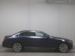Blau Gebraucht 2020 Mercedes E300 Avantgarde Limousine | 29.480 € (Superpreis)