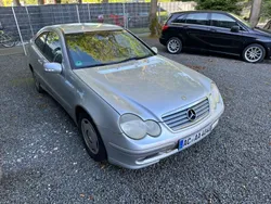 Brillantsilber metalliclack Gebraucht 2003 Mercedes C220 Coupé | 950 € (Superpreis)