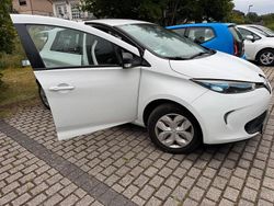 Weiß Gebraucht 2017 Renault Zoe Kleinwagen | 7.500 € (Fairer Preis)
