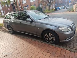 Grau Gebraucht 2009 Mercedes 200 Kombi | 4.000 €