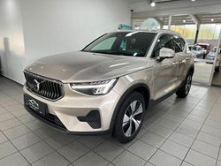 Grau Gebraucht 2022 Volvo XC40 Plus SUV | 27.990 € (Fairer Preis)