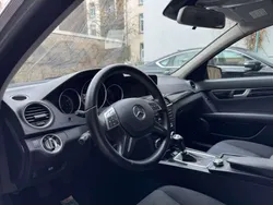 Silber Gebraucht 2012 Mercedes 220 Avantgarde Kombi | 6.000 €