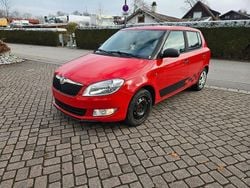 Rot Gebraucht 2015 Skoda Fabia Active Limousine | 2.600 € (Superpreis)
