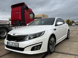 Weiß Gebraucht 2015 Kia Optima Edition 7 Limousine | 10.500 € (Etwas zu teuer)