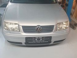 Silber Gebraucht 1999 VW Bora Highline Limousine | 2.999 € (Etwas zu teuer)