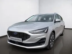 Silber Gebraucht 2023 Ford Focus Titanium Limousine | 20.400 € (Guter Preis)