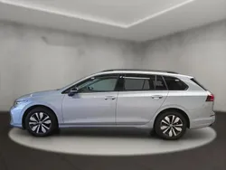 Metallic Gebraucht 2024 VW Golf VIII Goal Kombi | 29.800 € (Guter Preis)