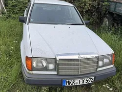 Weiß Gebraucht 1987 Mercedes 200 | 1.495 €