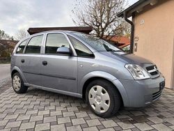 Grau Gebraucht 2004 Opel Meriva Van / Kleinbus | 1.290 € (Guter Preis)