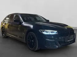 Blau Gebraucht 2023 BMW 530 M Sport Kombi | 47.999 € (Etwas zu teuer)