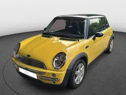 Gelb Gebraucht 2001 Mini Cooper Kleinwagen | 950 €