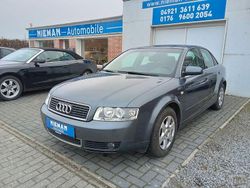 Grau Gebraucht 2004 Audi A4 Limousine | 5.880 €