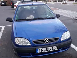 Blau Gebraucht 2002 Citroën Saxo Kleinwagen | 500 € (Fairer Preis)