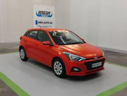 Tomato red / sol Gebraucht 2019 Hyundai i20 Select Kleinwagen | 10.660 € (Fairer Preis)