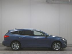 Blau Gebraucht 2021 Ford Focus Titanium Limousine | 9.480 € (Fairer Preis)