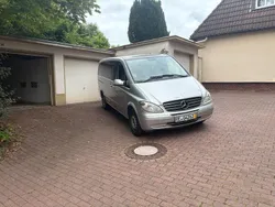 Silber Gebraucht 2004 Mercedes Viano Van / Kleinbus | 3.200 €