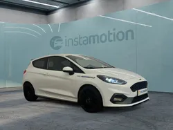Weiß Gebraucht 2018 Ford Fiesta ST Kleinwagen | 17.750 € (Fairer Preis)