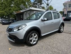 Grau Gebraucht 2012 Dacia Sandero Stepway Kleinwagen | 3.450 € (Fairer Preis)