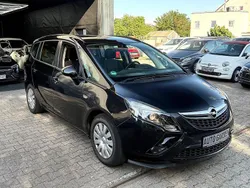 Schwarz Gebraucht 2015 Opel Zafira Tourer Edition Van / Kleinbus | 11.900 € (Etwas zu teuer)
