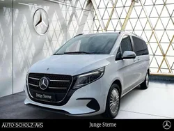 Weiß Gebraucht 2024 Mercedes V220 Style Van / Kleinbus | 57.299 € (Teuer)