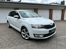 Weiß Gebraucht 2015 Skoda Rapid Drive Kombi | 6.990 € (Fairer Preis)